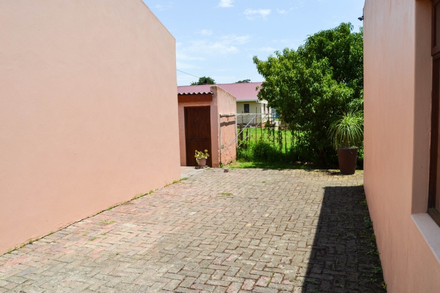 7 Bedroom Property for Sale in Suurbraak Western Cape
